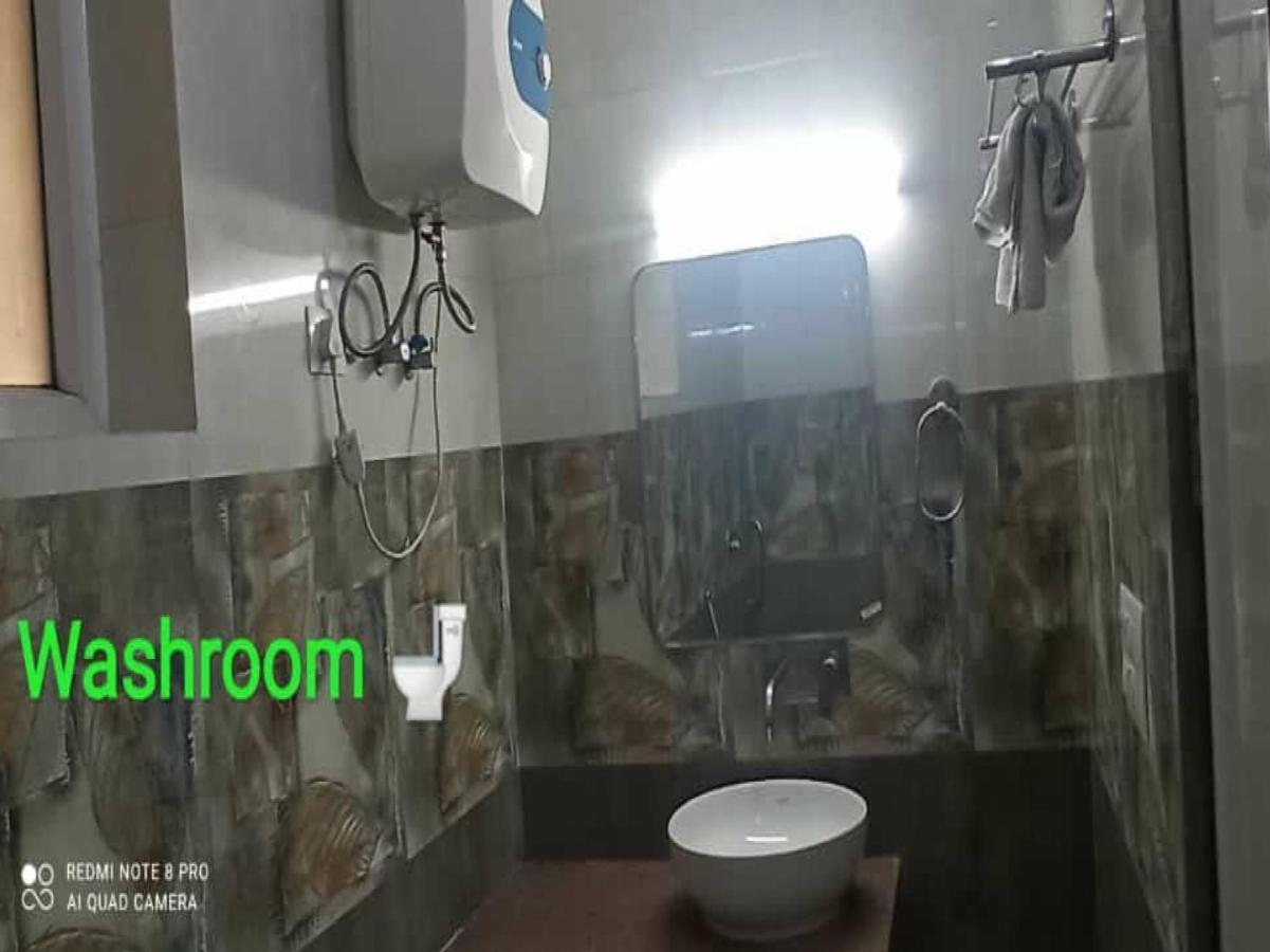 Oyo 74401 Aster Garden Suites Delhi  Extérieur photo