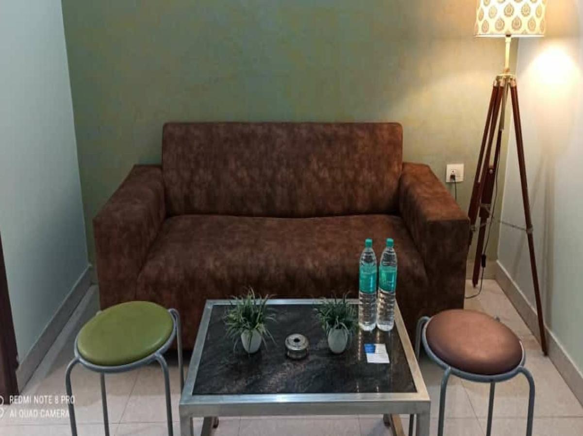 Oyo 74401 Aster Garden Suites Delhi  Extérieur photo