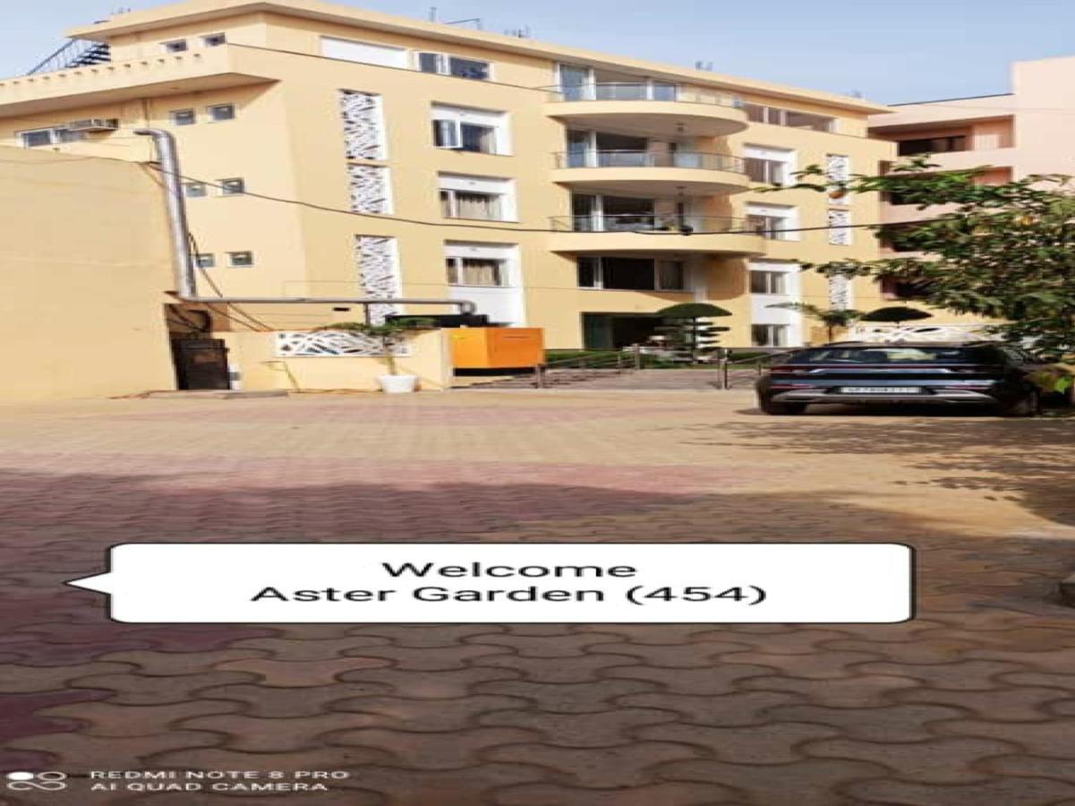 Oyo 74401 Aster Garden Suites Delhi  Extérieur photo