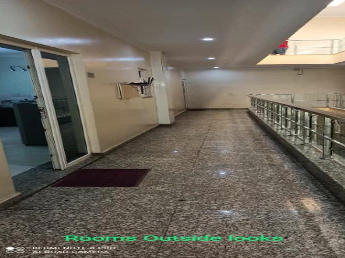 Oyo 74401 Aster Garden Suites Delhi  Extérieur photo