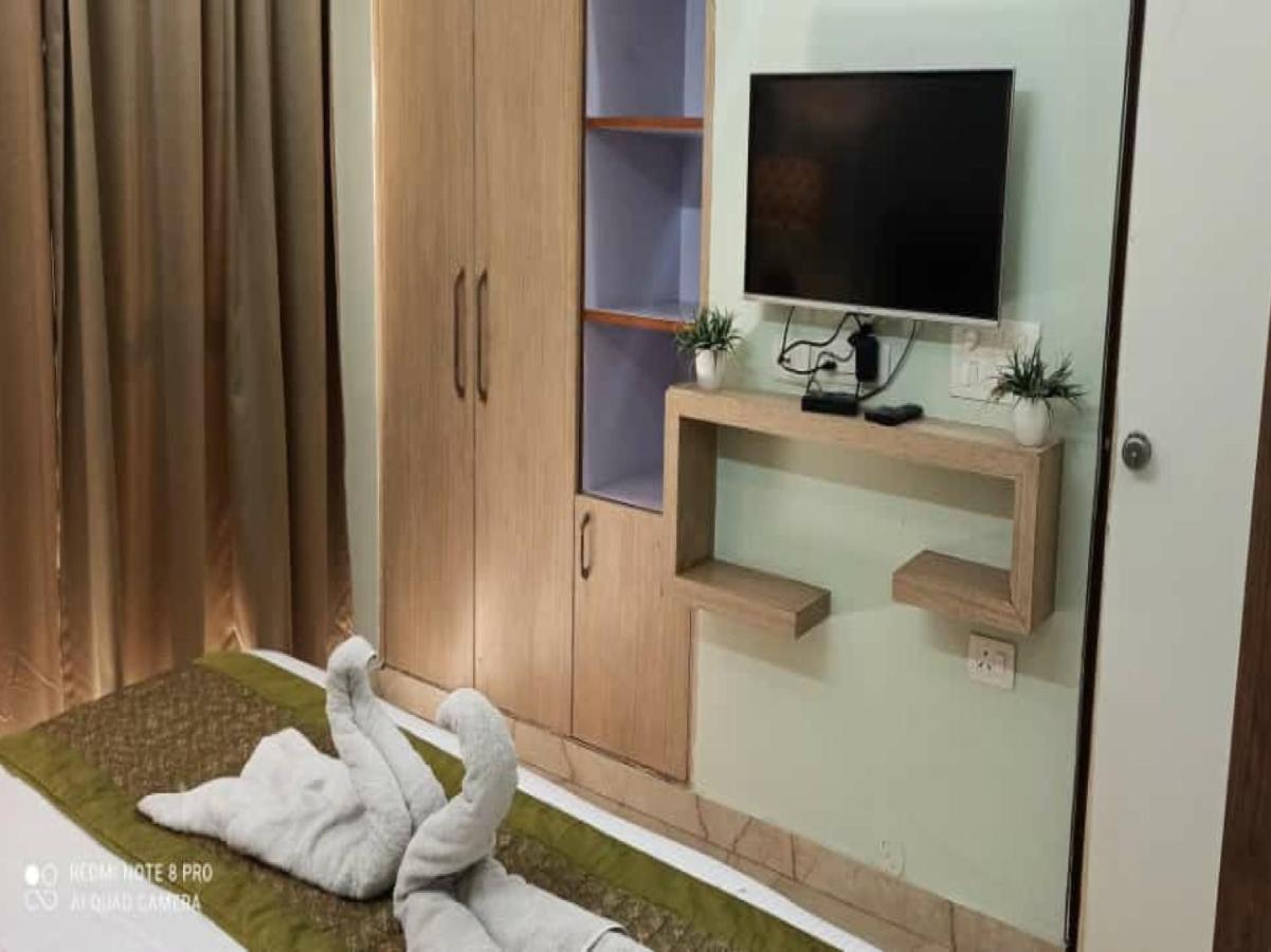 Oyo 74401 Aster Garden Suites Delhi  Extérieur photo