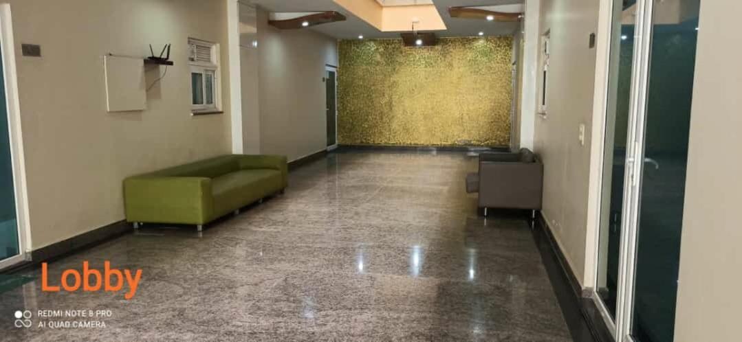 Oyo 74401 Aster Garden Suites Delhi  Extérieur photo